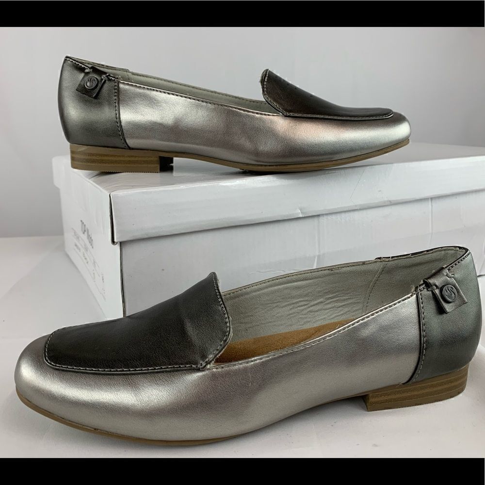 Gloria Vanderbelt Marjorie silver/shimmer loafer - Picture 3 of 9